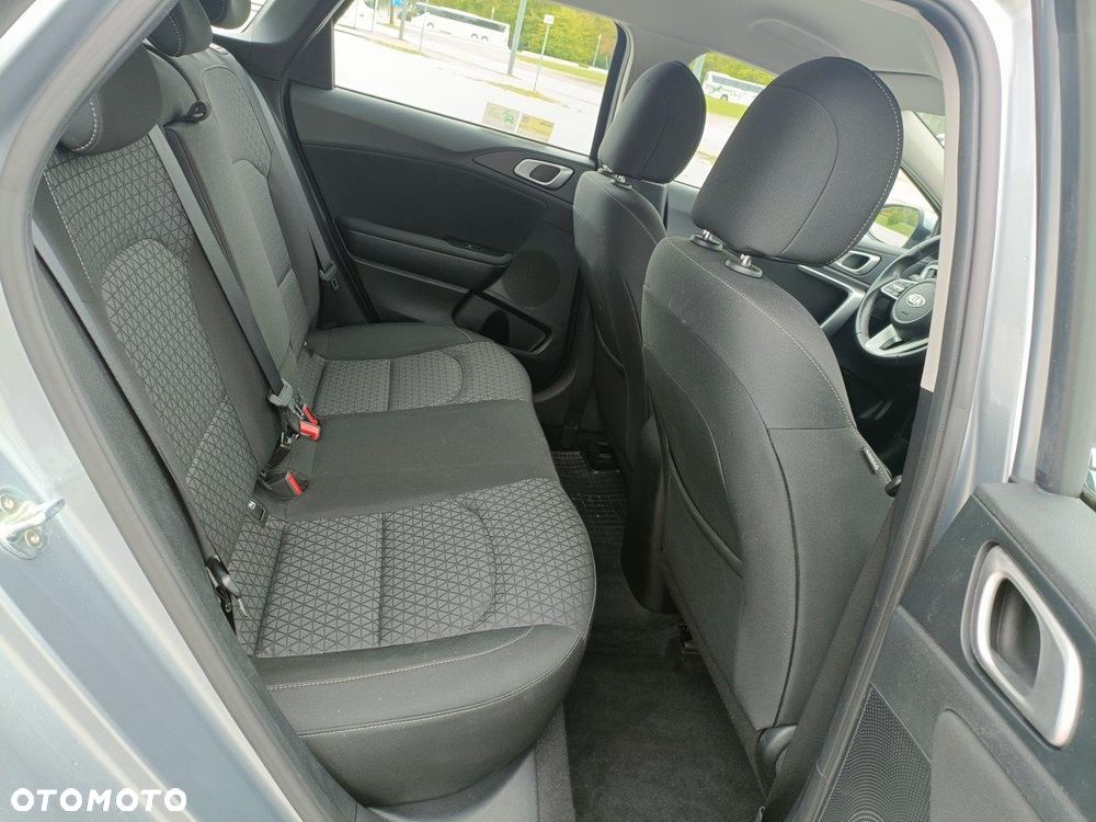 Kia Ceed 1.6 CRDi SCR M - 12
