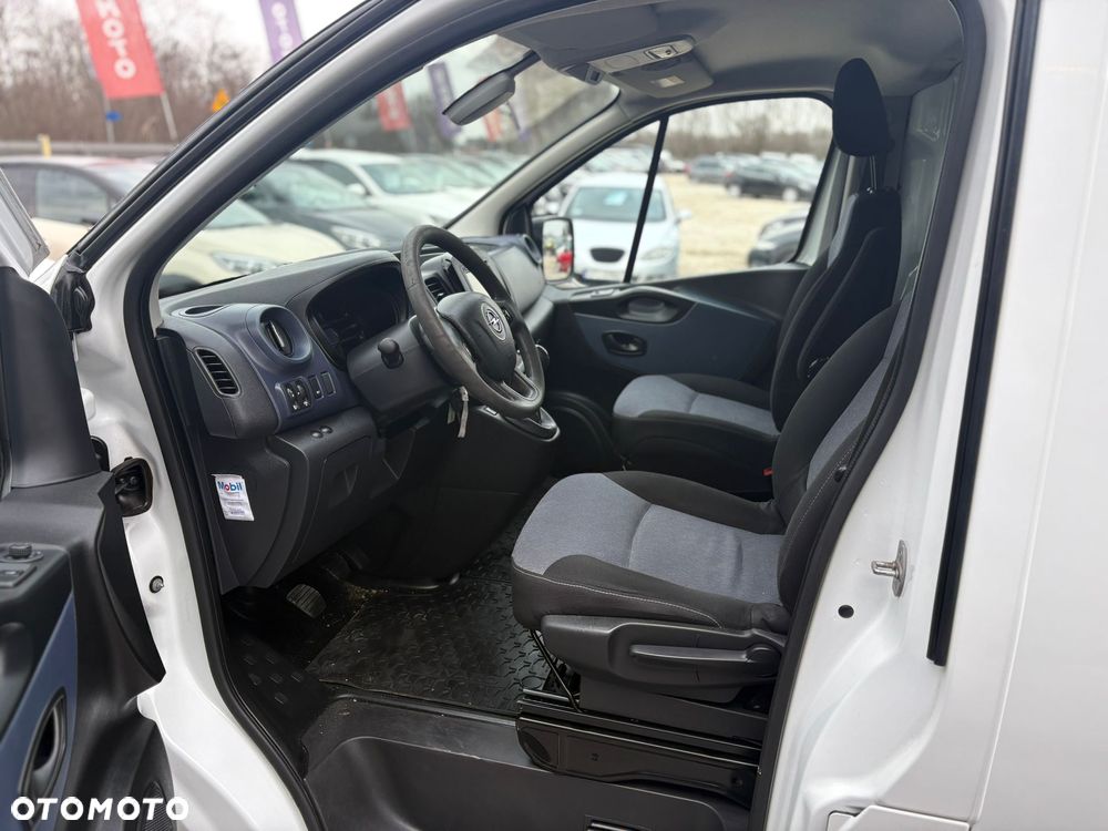 Opel Vivaro 1.6 Diesel Long Klimatyzacja Nawigacja Kamera - 12