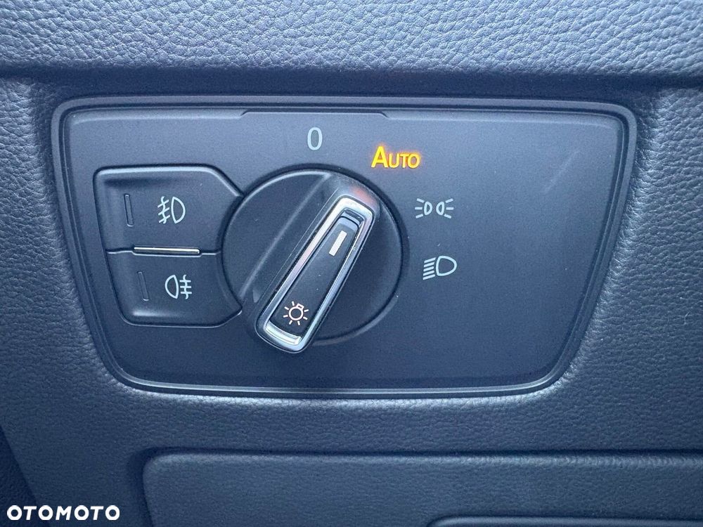 Volkswagen Passat - 26