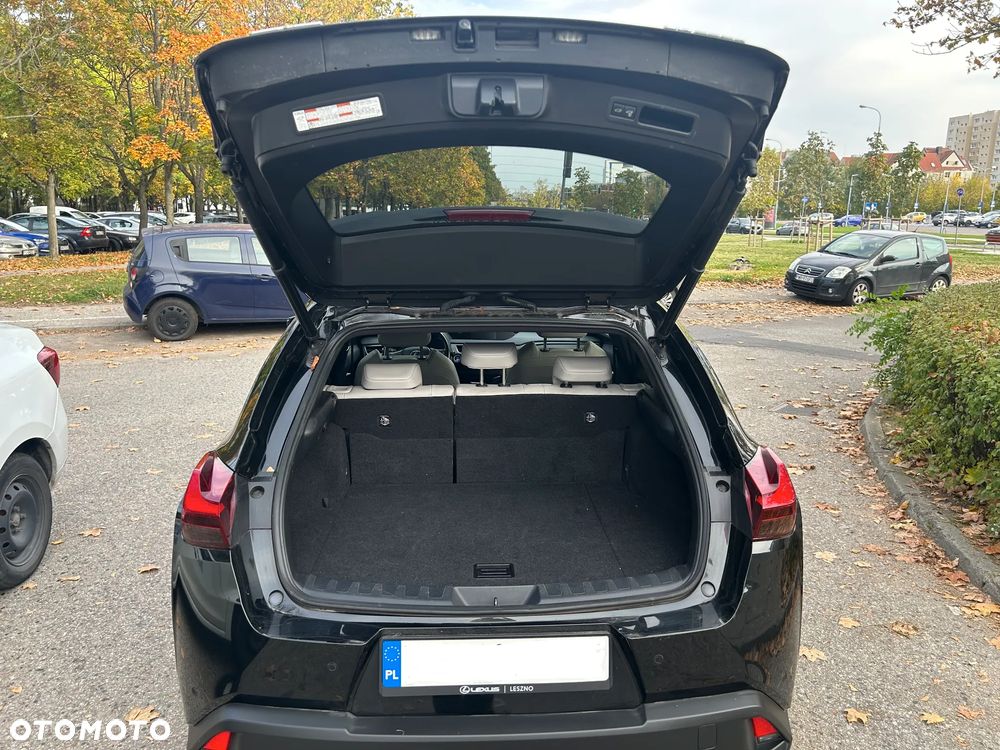 Lexus UX 250h GPF F Impression 2WD - 31