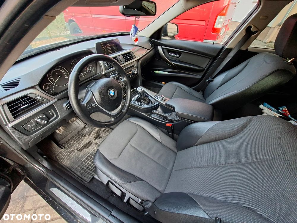 BMW Seria 3 320d - 10