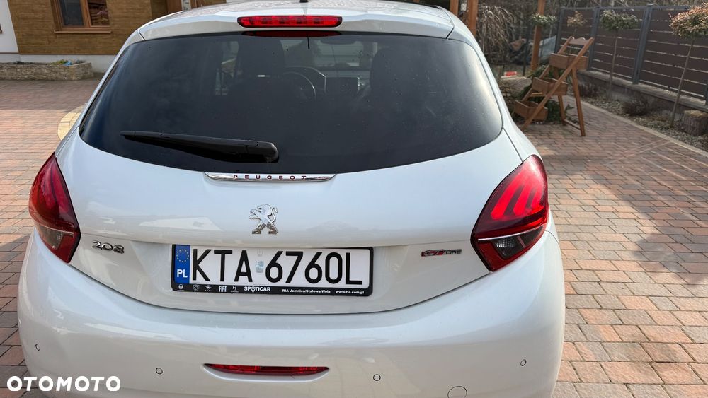 Peugeot 208 - 17