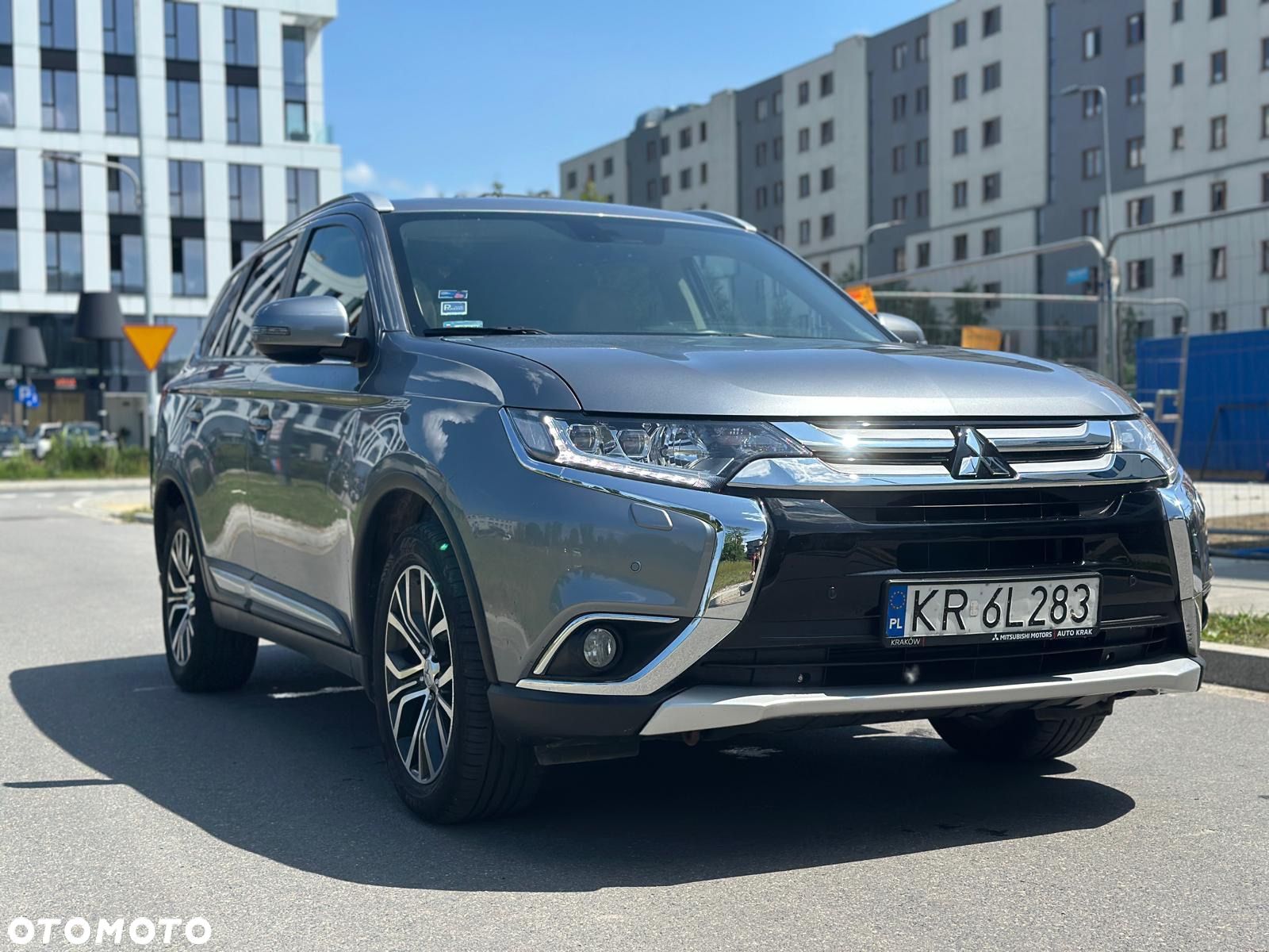 Mitsubishi Outlander 2.0 Intense + Navi 4WD CVT - 1