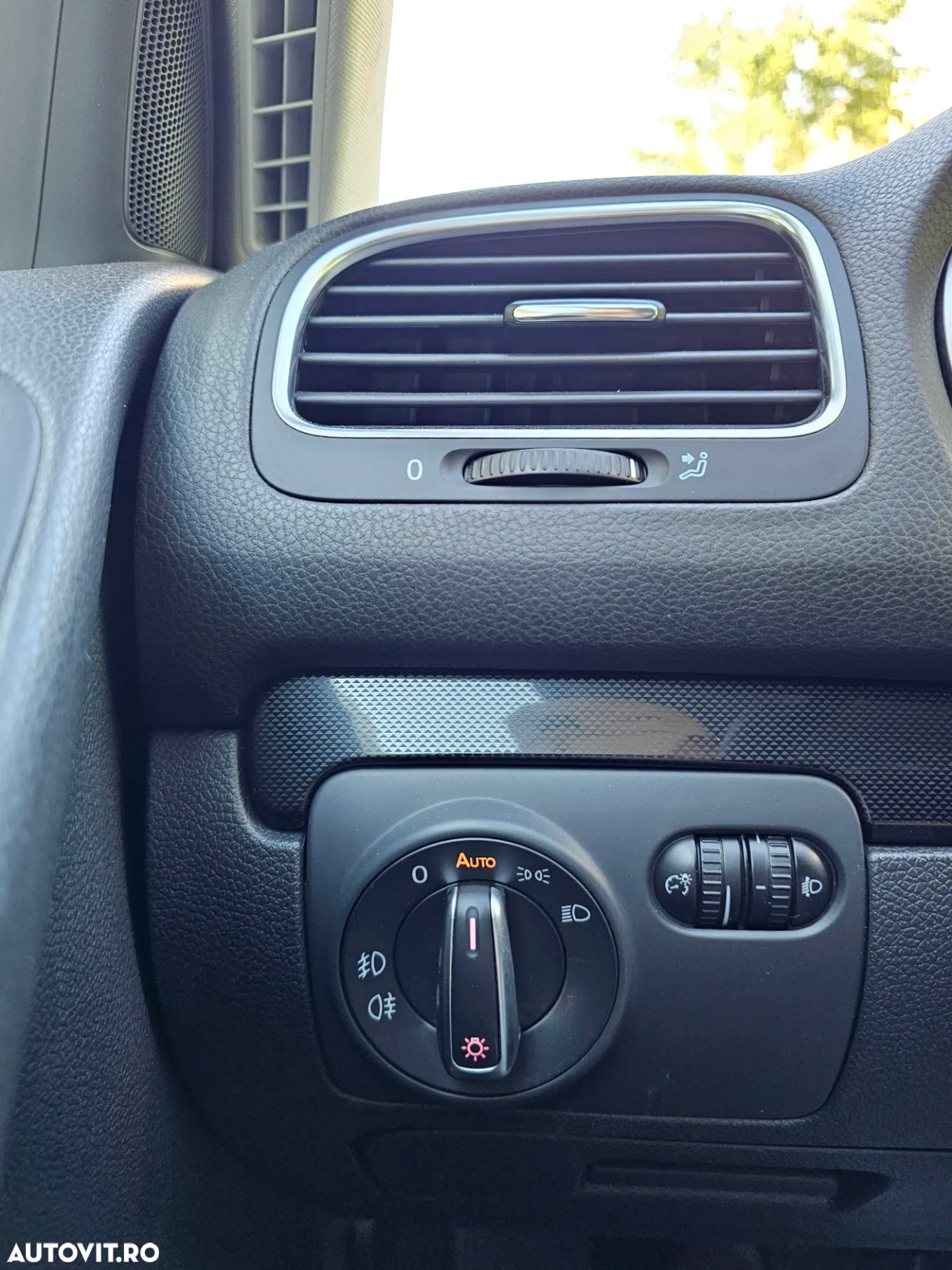 Volkswagen Golf - 28