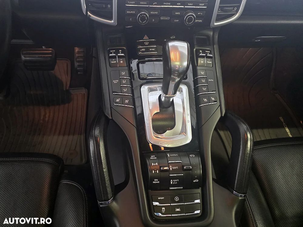 Porsche Cayenne - 7