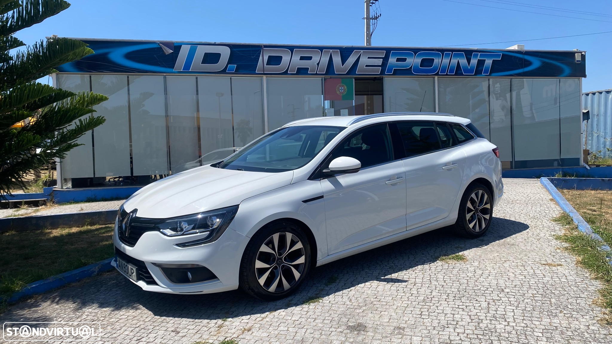 Renault Mégane Sport Tourer dCi 90 FAP Paris - 2