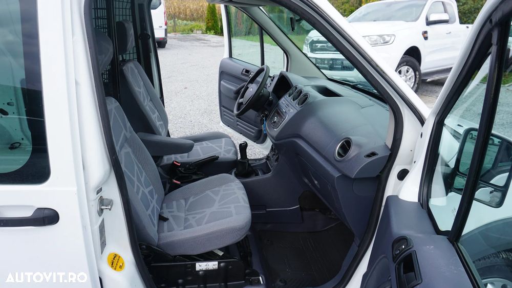 Ford Transit Connect - 8