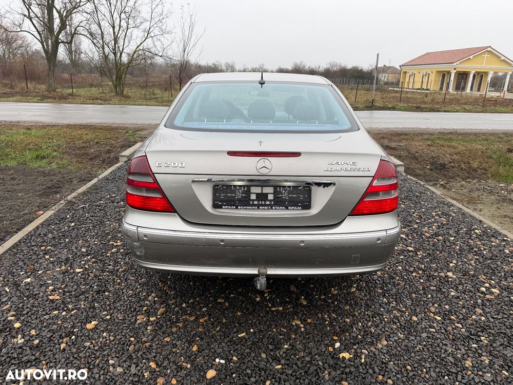 Mercedes-Benz E 200 T Kompressor Automatik Avantgarde - 9