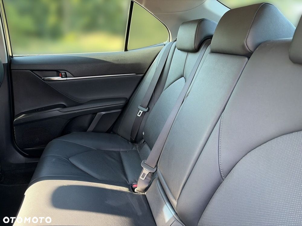 Toyota Camry 2.5 Hybrid Executive CVT - 16