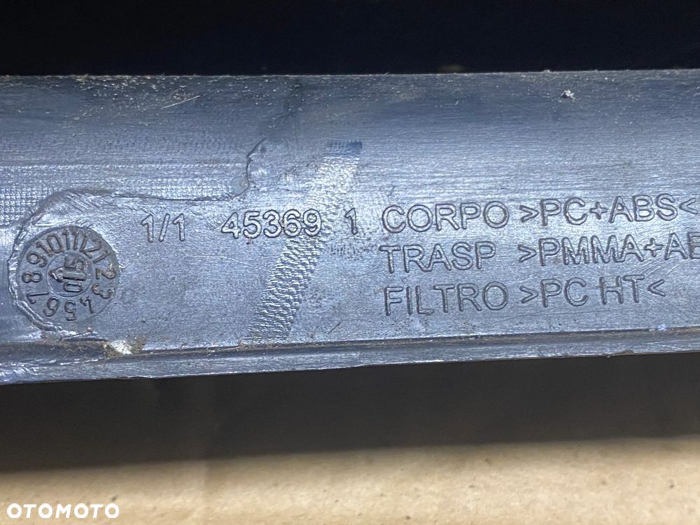 LAMPA TYLNA PRAWA FIAT GRANDE PUNTO 27460202 51701590 - 6