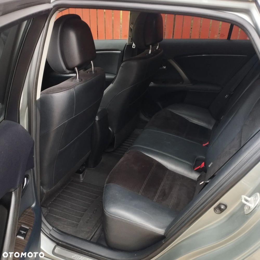 Toyota Avensis 2.0 D-4D Edition - 14