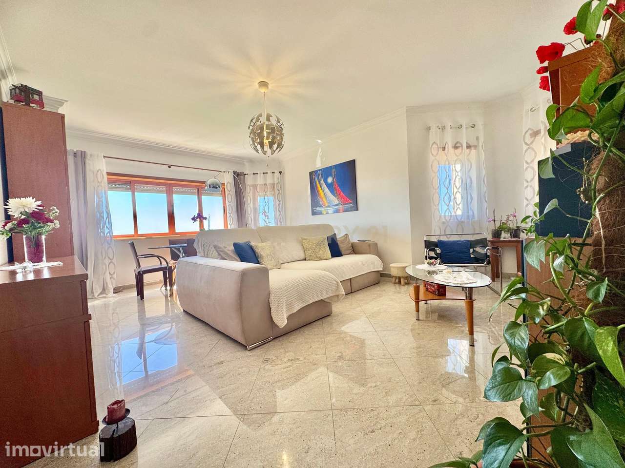 Apartamento T3 em Odivelas com parqueamento - Grande imagem: 2/24