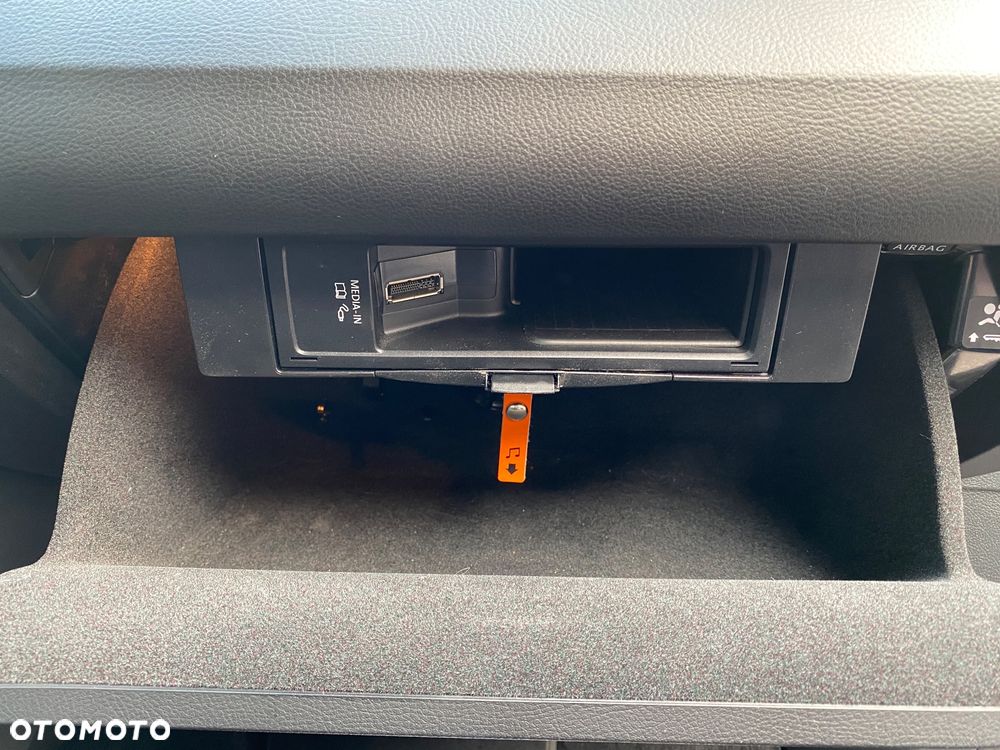 Volkswagen Passat 2.0 TDI DSG BlueMotion Technology Comfortline - 24