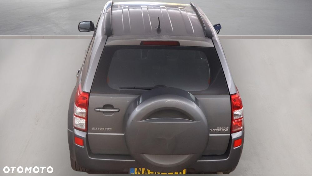 Suzuki Grand Vitara 2.0 - 8