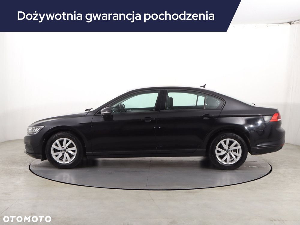 Volkswagen Passat - 4