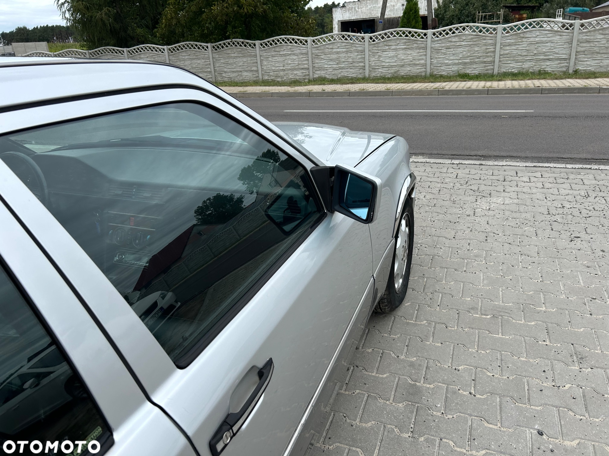 Mercedes-Benz Klasa E 300 D Turbo - 21
