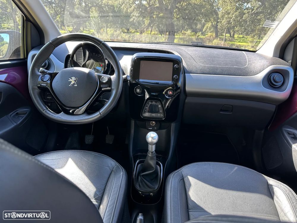 Peugeot 108 1.2 PureTech Top! Allure - 8