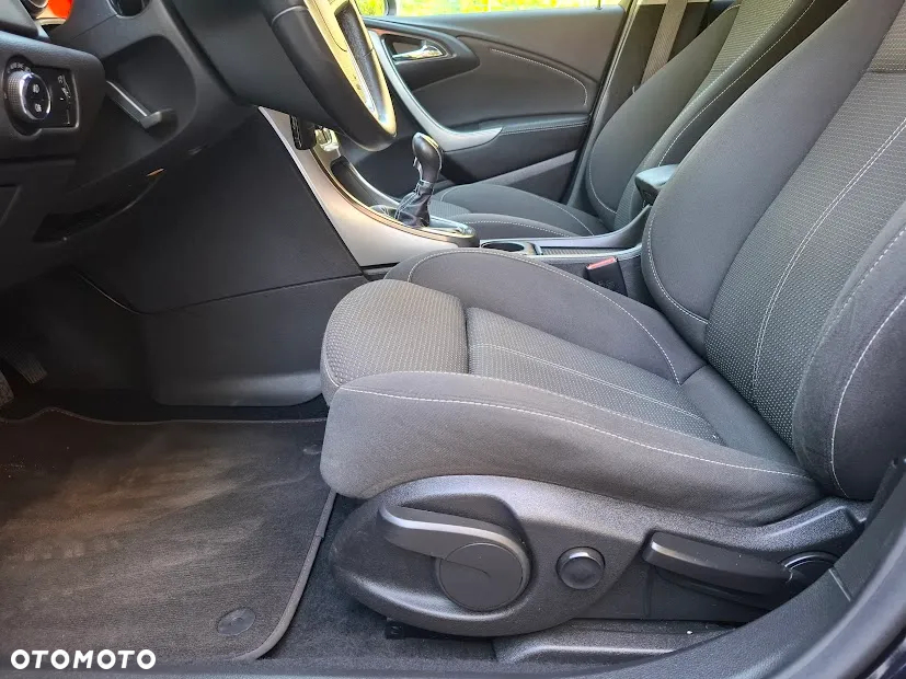 Opel Astra 1.4 Turbo Cosmo - 19