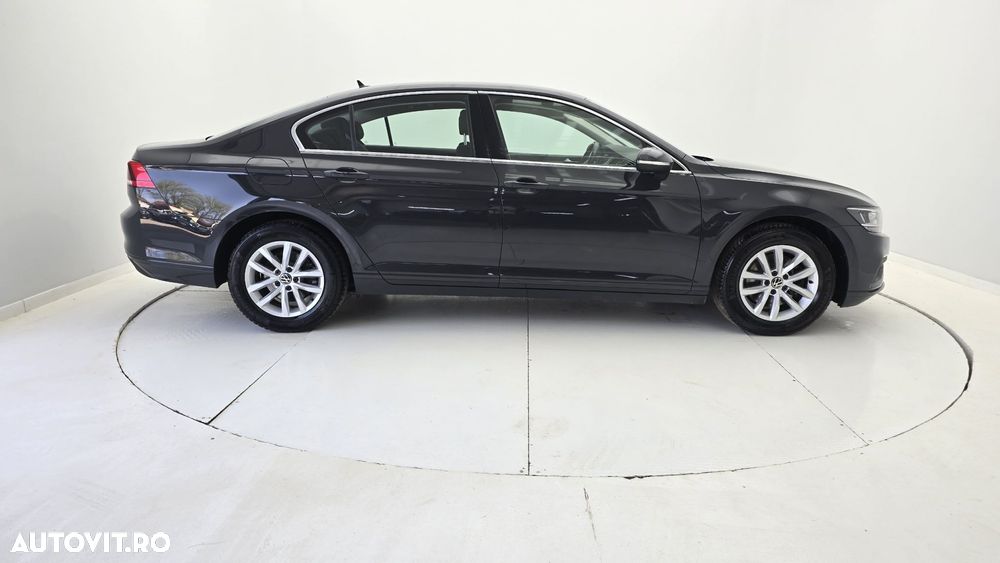 Volkswagen Passat 2.0 TDI DSG Comfortline - 5