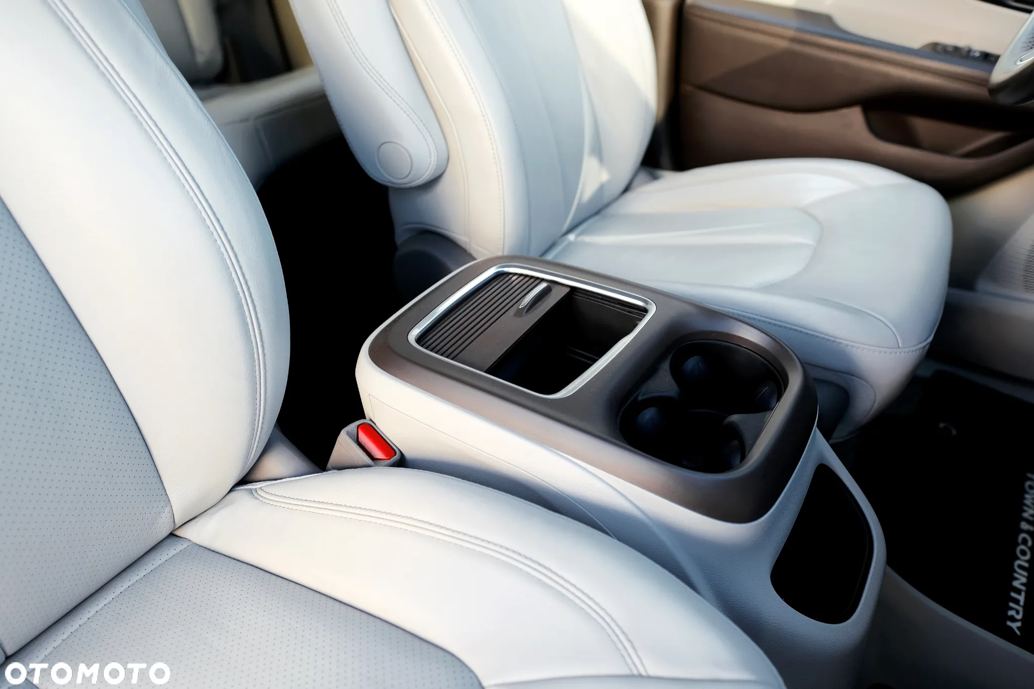 Chrysler Pacifica - 22