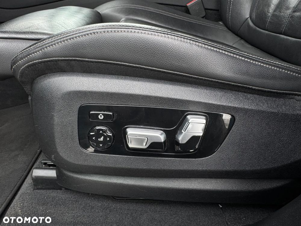 BMW X5 xDrive40i - 34