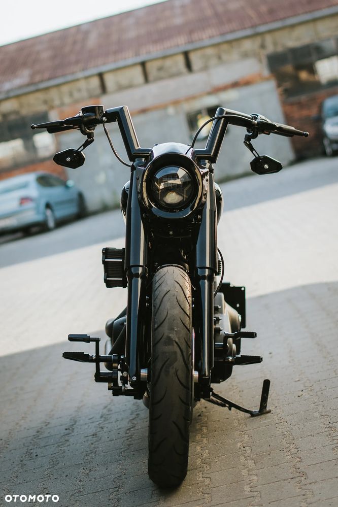 Harley-Davidson Softail Custom - 14