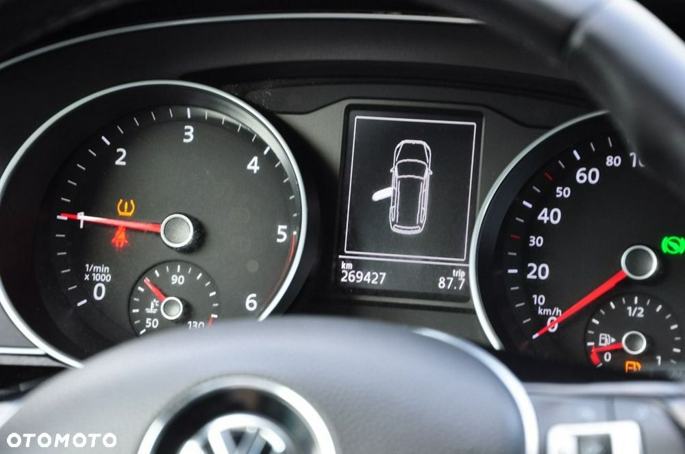 Volkswagen Passat Variant 2.0 TDI BMT Highline - 35