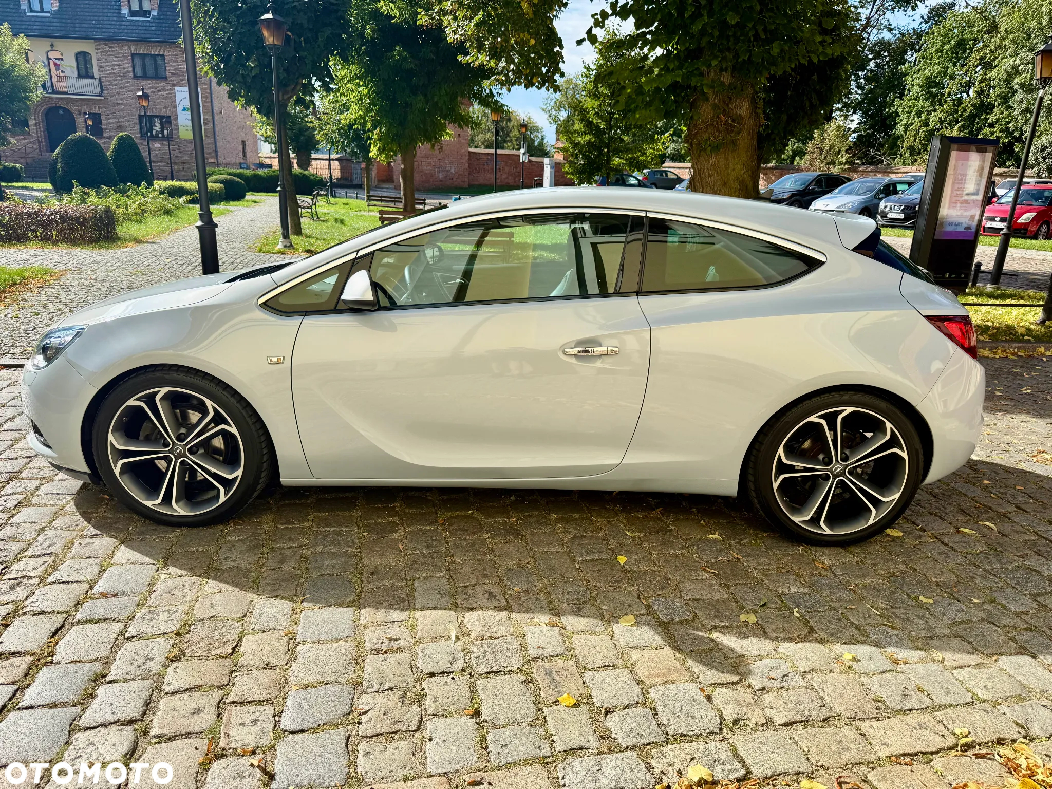 Opel Astra IV GTC 1.4 T Sport S&S EU6 - 2