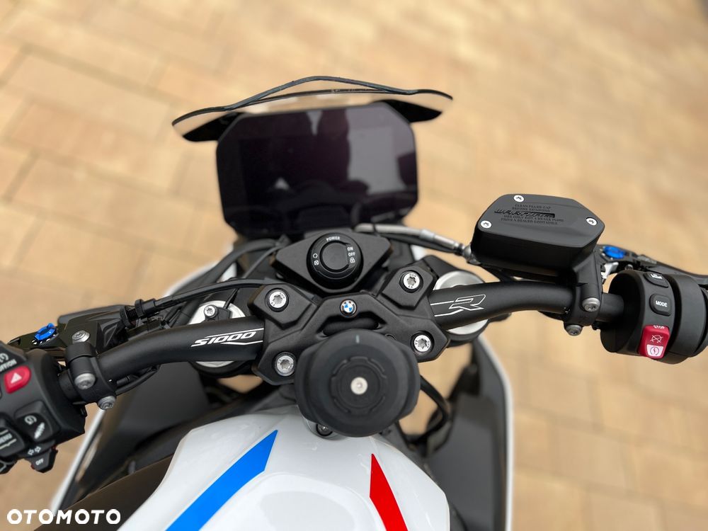 BMW S - 4