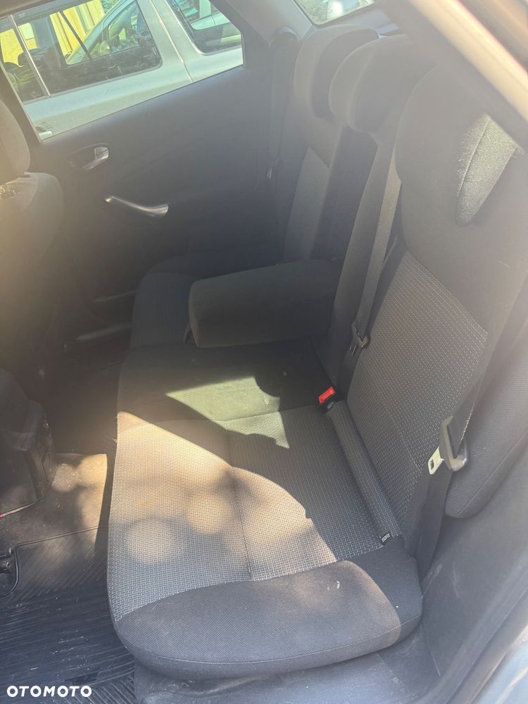 Ford Mondeo 2.0 TDCi Ambiente - 20