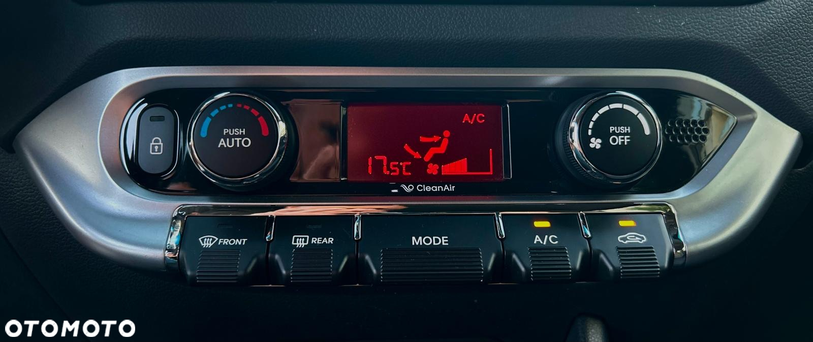 Kia Rio 1.4 L - 6