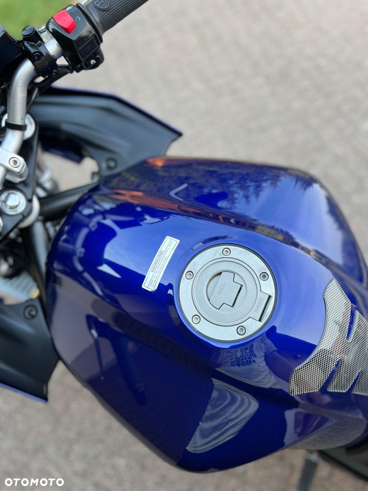 Yamaha FZS - 19