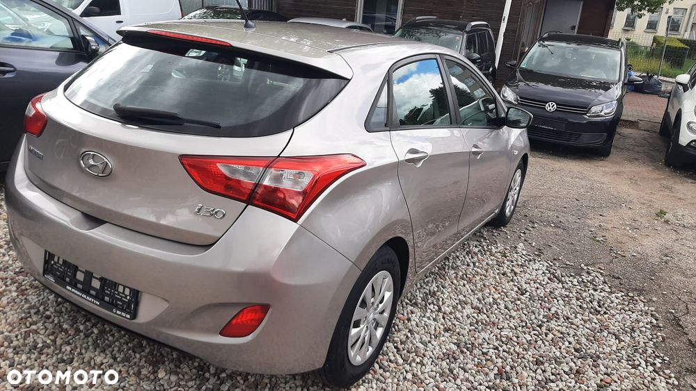 Hyundai i30 blue 1.6 CRDi Classic - 4