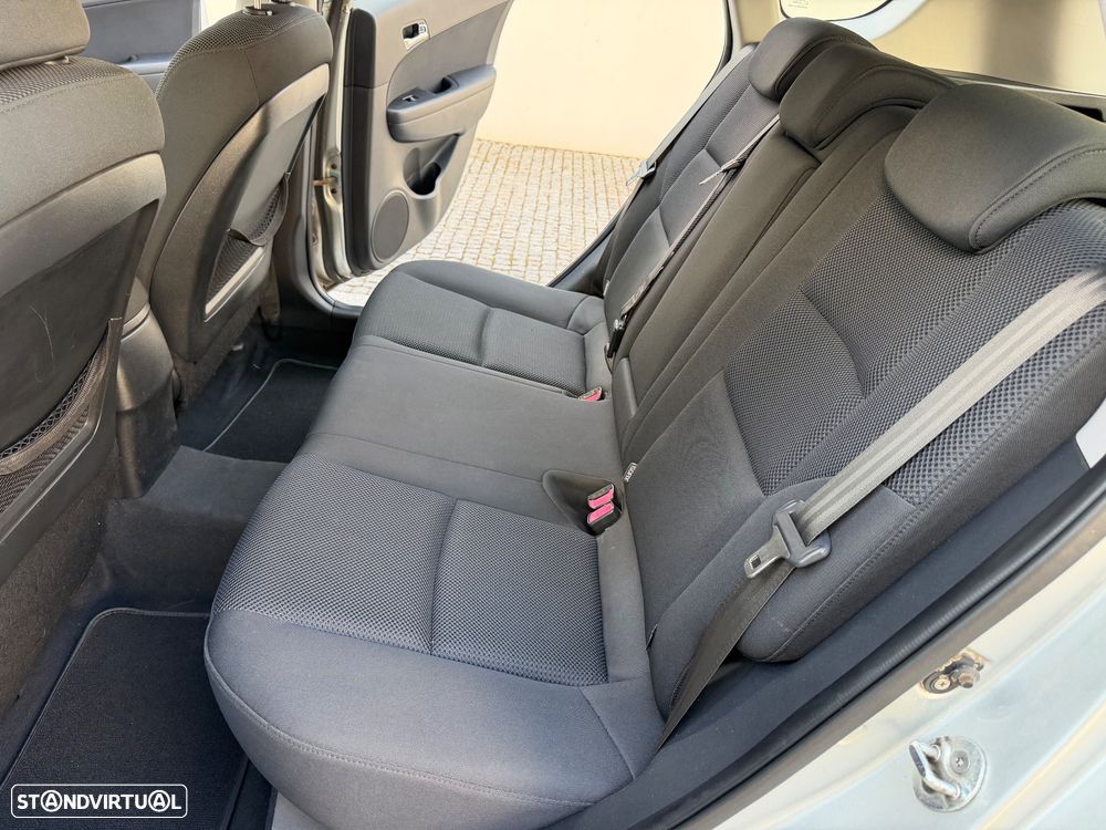 Hyundai i30 CW 1.6 CRDi Comfort - 7
