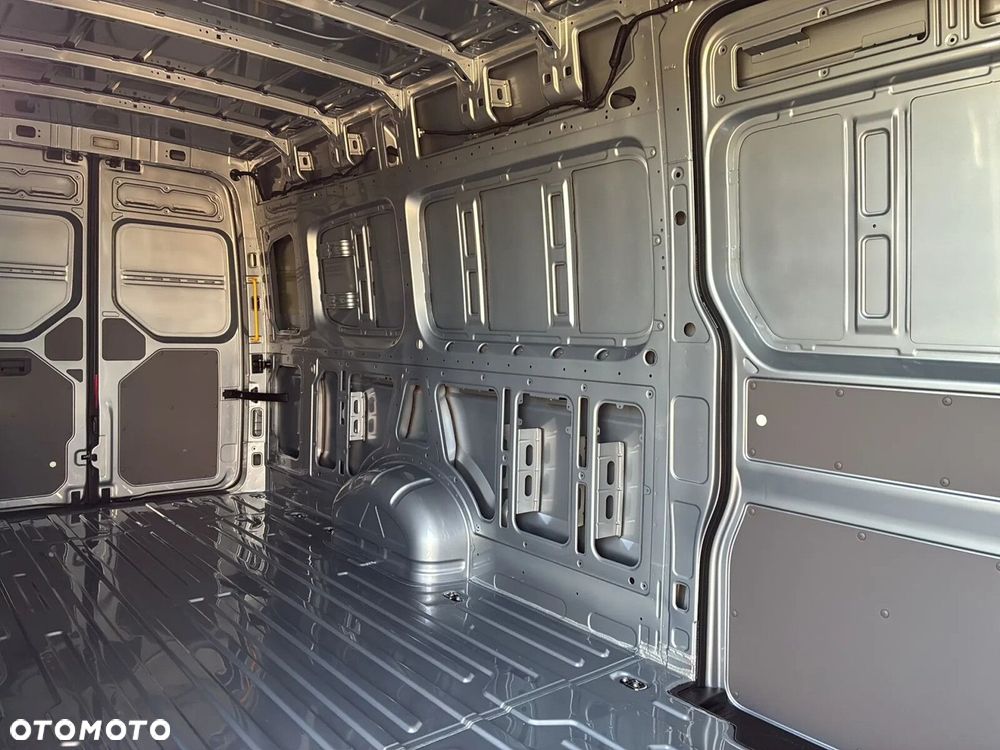 Volkswagen Crafter 35 Furgon LONG/L5H3, 2.0BiTDI 177KM, 4490mm, Wysoki dach, r.o. 4490 - 23