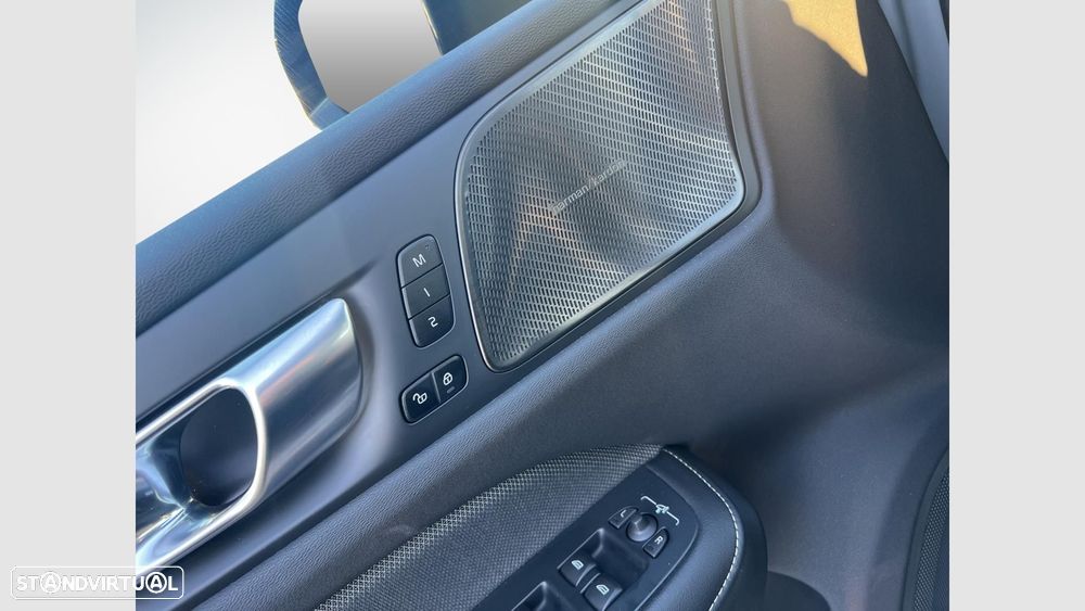 Volvo S60 2.0 T8 PHEV Plus Dark AWD - 16