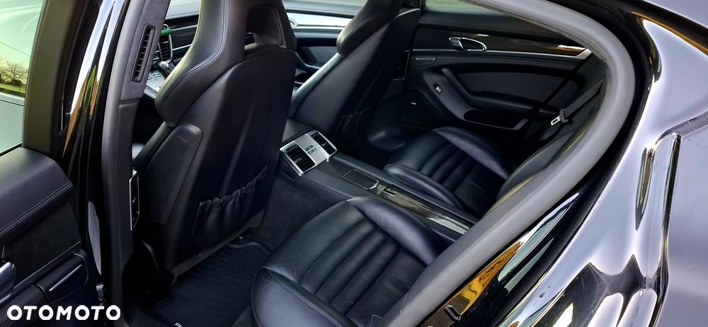 Porsche Panamera - 19
