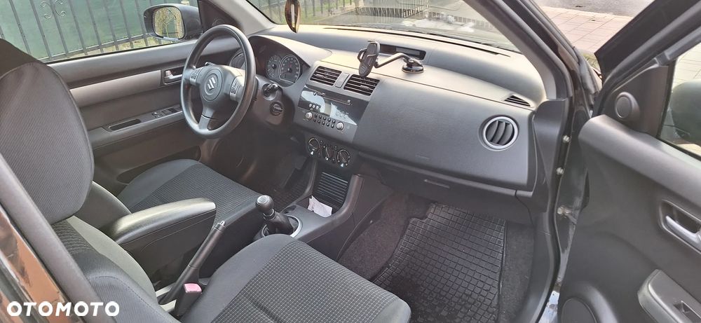 Suzuki Swift - 6