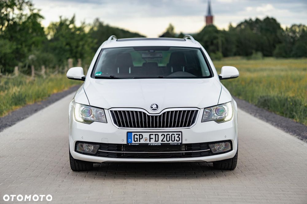 Skoda Superb 2.0 TDI L&K DSG - 11