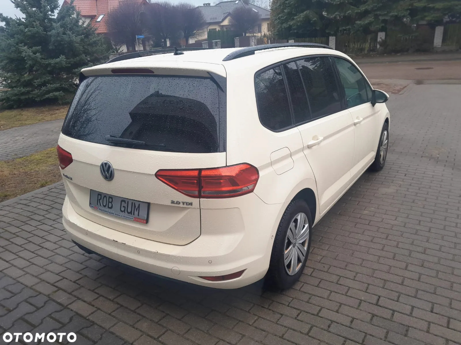 Volkswagen Touran - 8