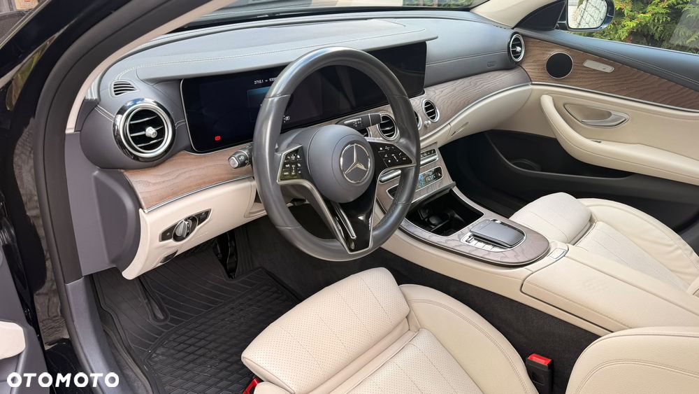 Mercedes-Benz Klasa E - 9