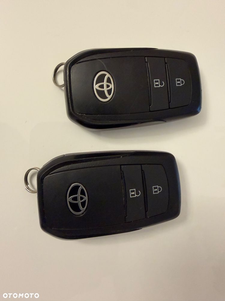 Toyota Yaris Hybrid 100 Premium - 12