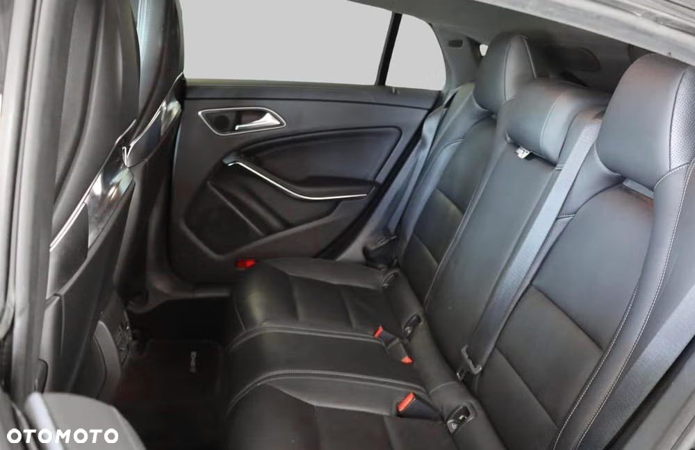 Mercedes-Benz CLA AMG 45 4-Matic - 13