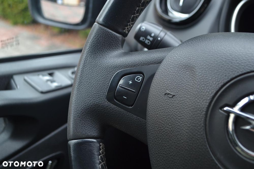 Opel Vivaro L2H1 2,9t Elegance Premium - 20