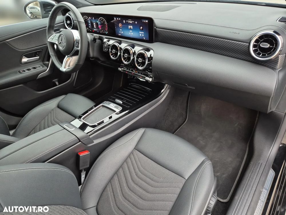 Mercedes-Benz CLA 180 7G-DCT - 23