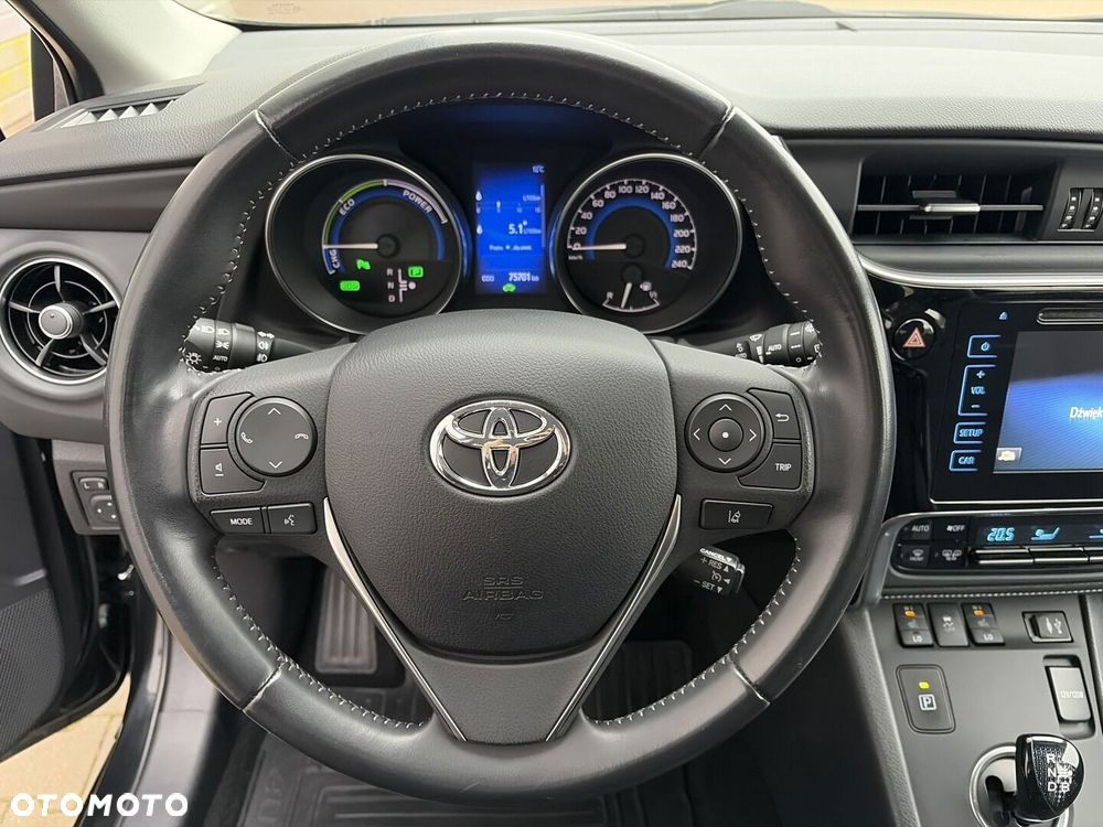 Toyota Auris - 13