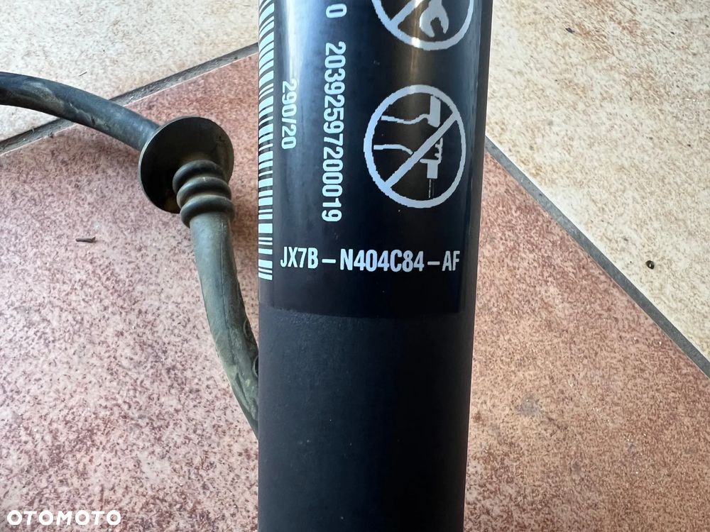 SIŁOWNIK TYLNEJ KLAPY BAGAZNIKA ELEKTRYCZNY FORD FOCUS MK4 KOMBI JX7B-N404C84-AF - 2
