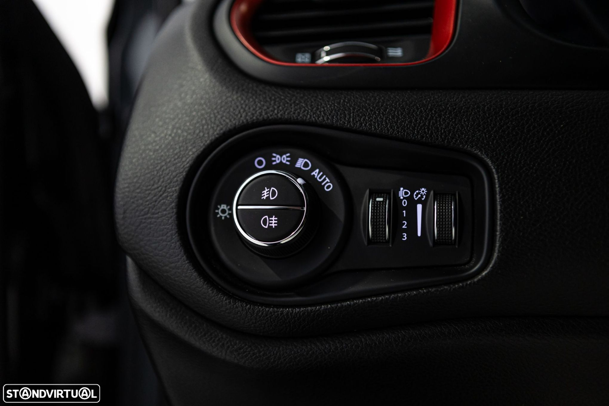 Jeep Renegade 1.3 TG 4Xe Trailhawk - 27