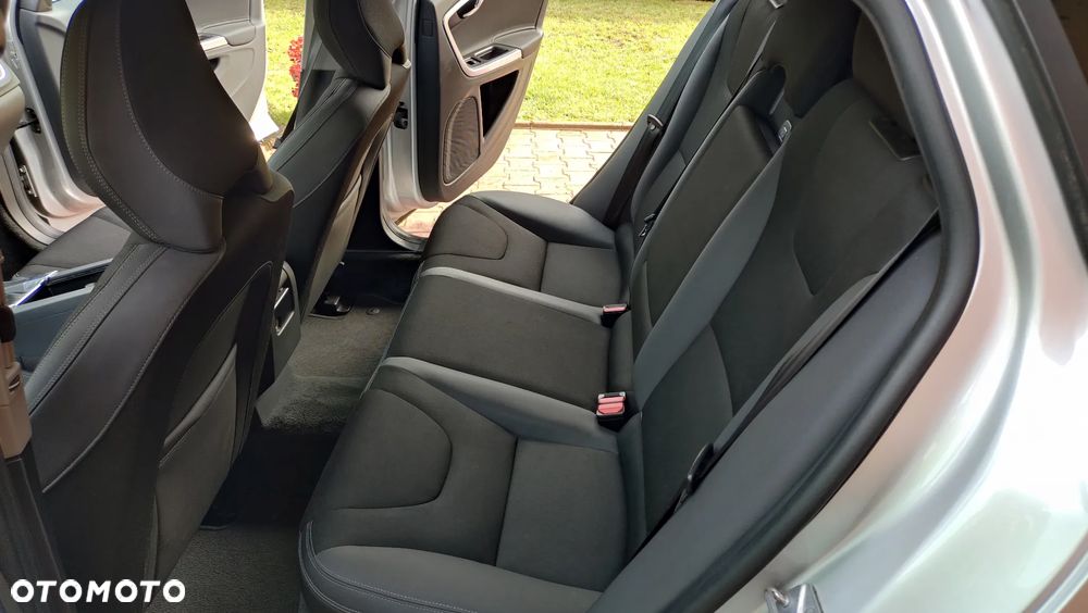 Volvo V60 D3 Momentum - 7