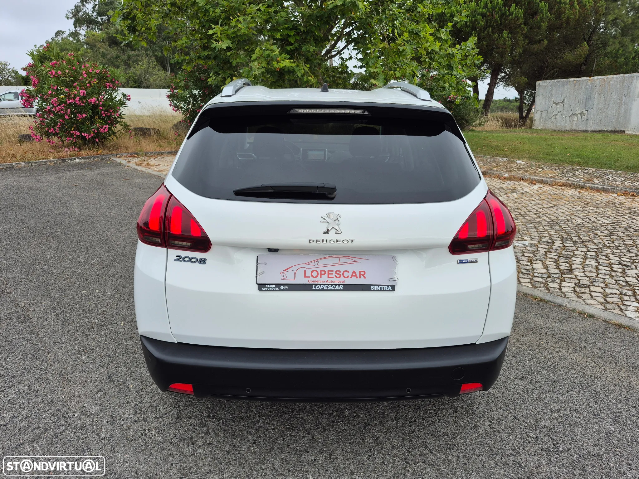 Peugeot 2008 1.2 PureTech Style - 8